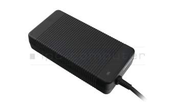 Mifcom XW7 i5 - GTX 1070 SSD (17,3\") (P775TM1-G) Netzteil 330 Watt