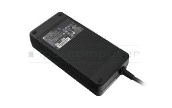 Mifcom XW7 i7 - GTX 1080 UHD Ultimate (17,3\") (P775TM1-G) Netzteil 330,0 Watt