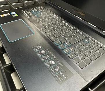 Acer Predator Helios 300 (PH317‑53) &ndash; l&auml;dt nicht richtig‚ Ursache: defektes 180 W‑Netzteil