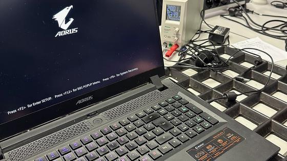Notebook-Netzteil am Gigabyte AORUS 17G YD defekt