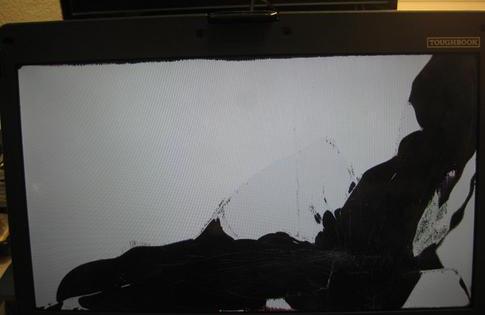 Exotischer Displaytausch bei einem Autowerkstatt Panasonic Toughbook CF-53.